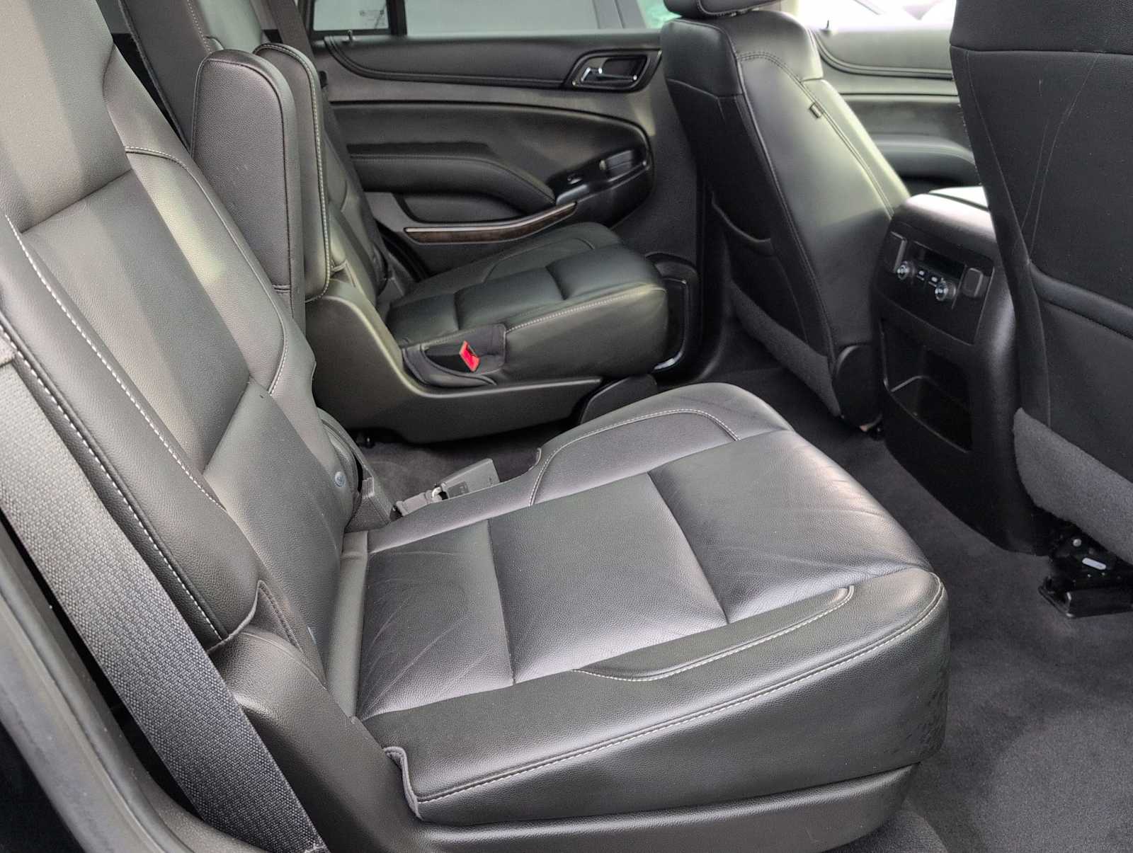 Thumbnail: 2019 Chevrolet Tahoe - 20