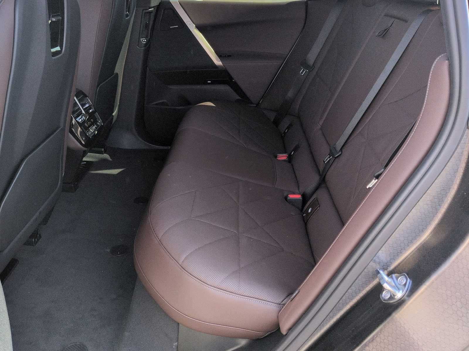 Thumbnail: 2026 BMW iX - 20