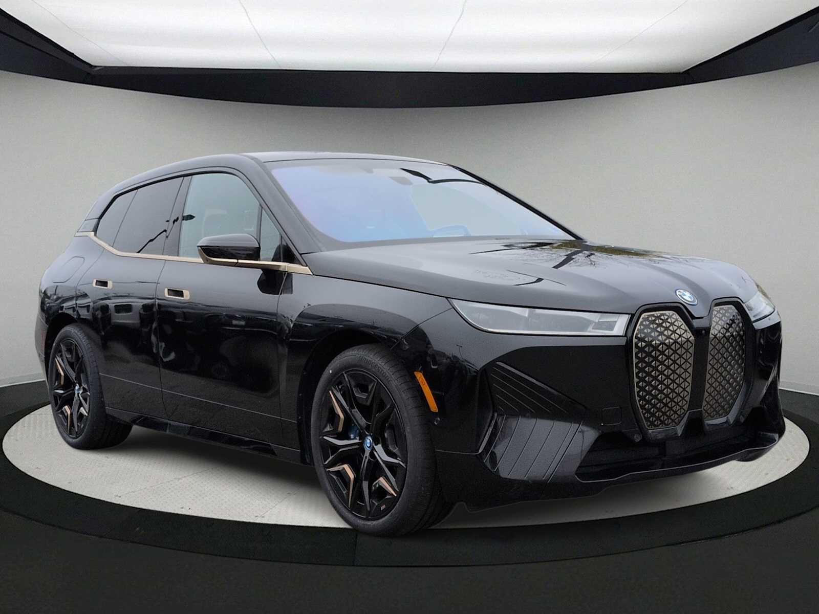 Thumbnail: 2023 BMW iX - 2