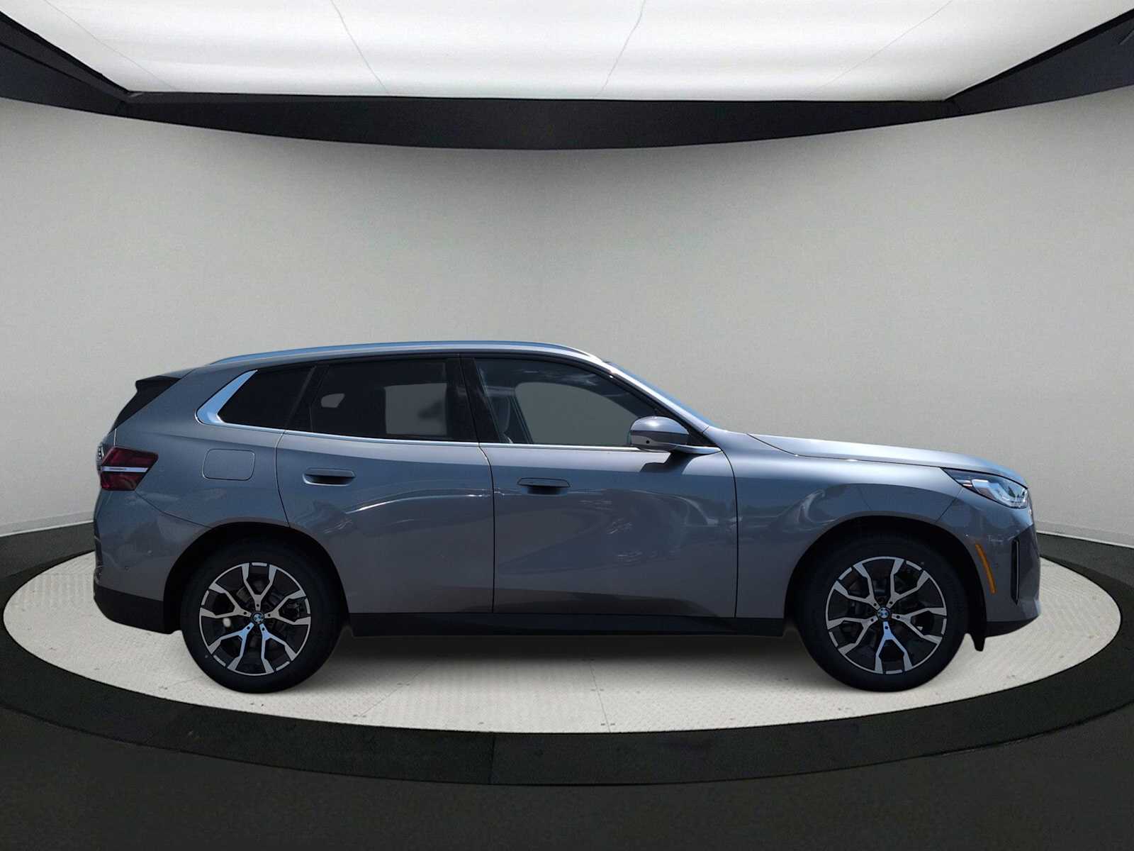 Thumbnail: 2026 BMW X3 - 9