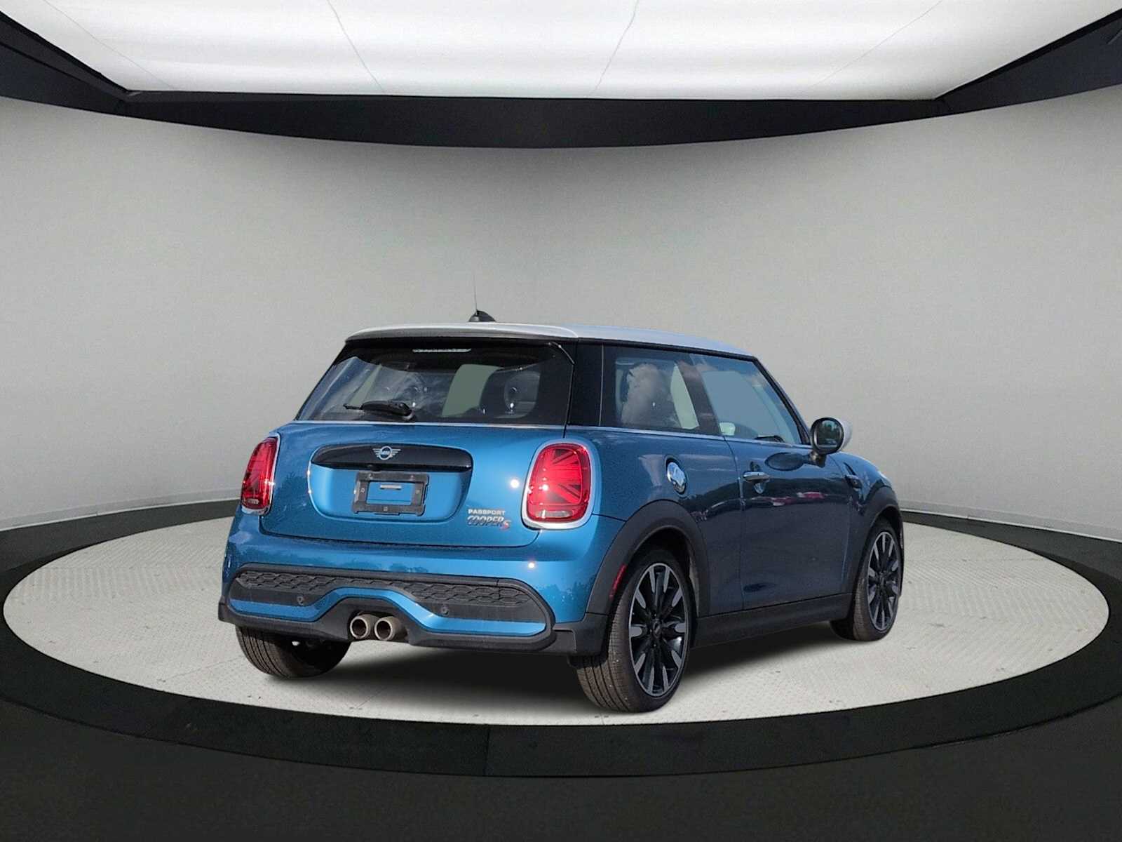 Thumbnail: 2022 MINI Cooper Hardtop - 8