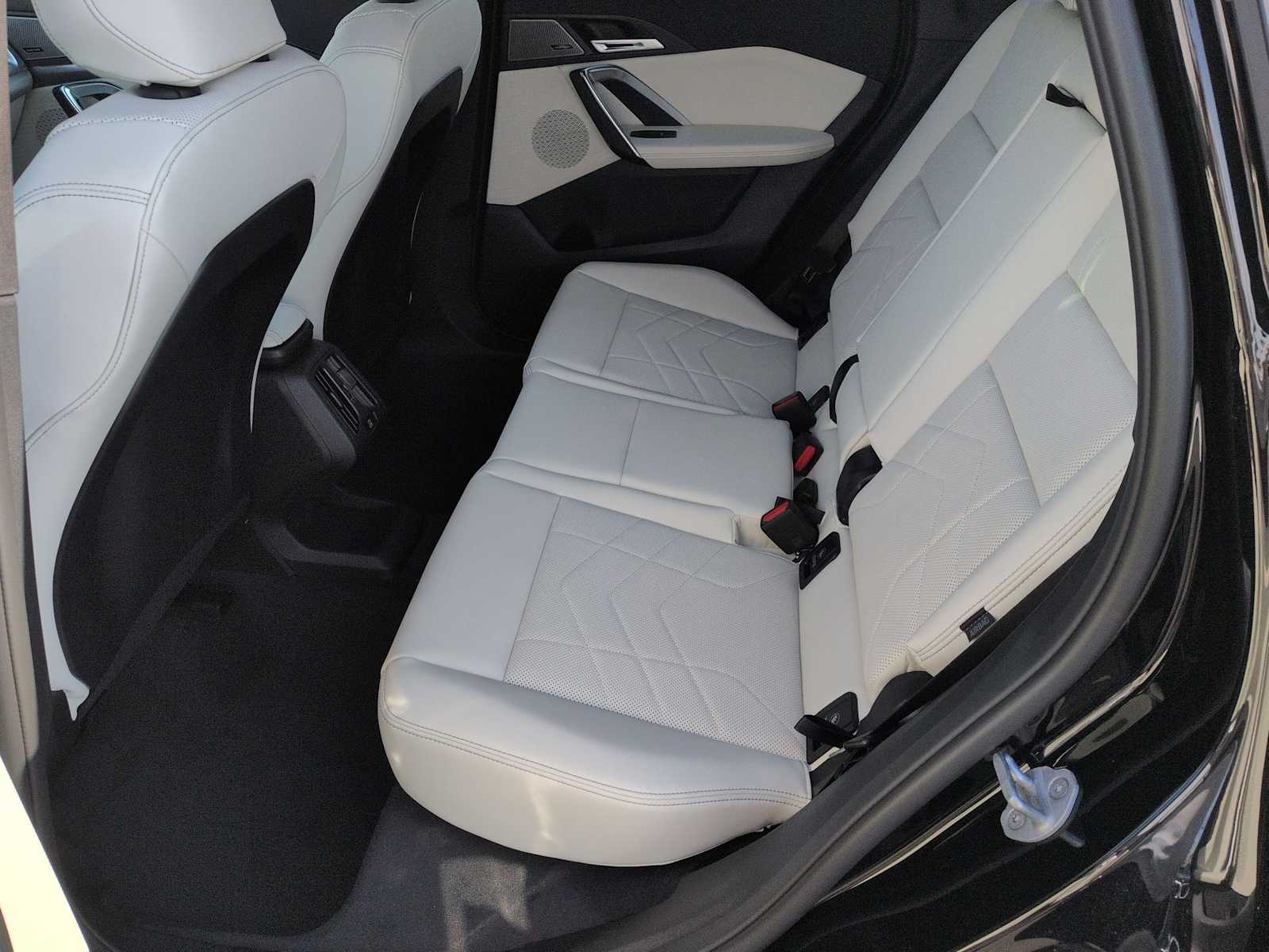 Thumbnail: 2026 BMW X1 - 21