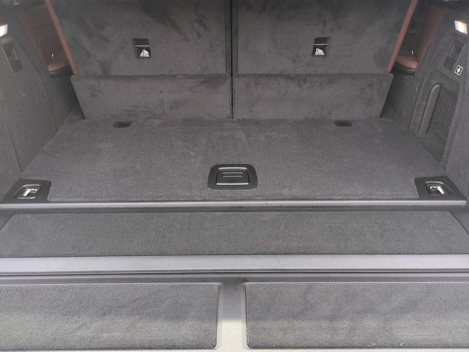 Thumbnail: 2026 BMW X7 - 35