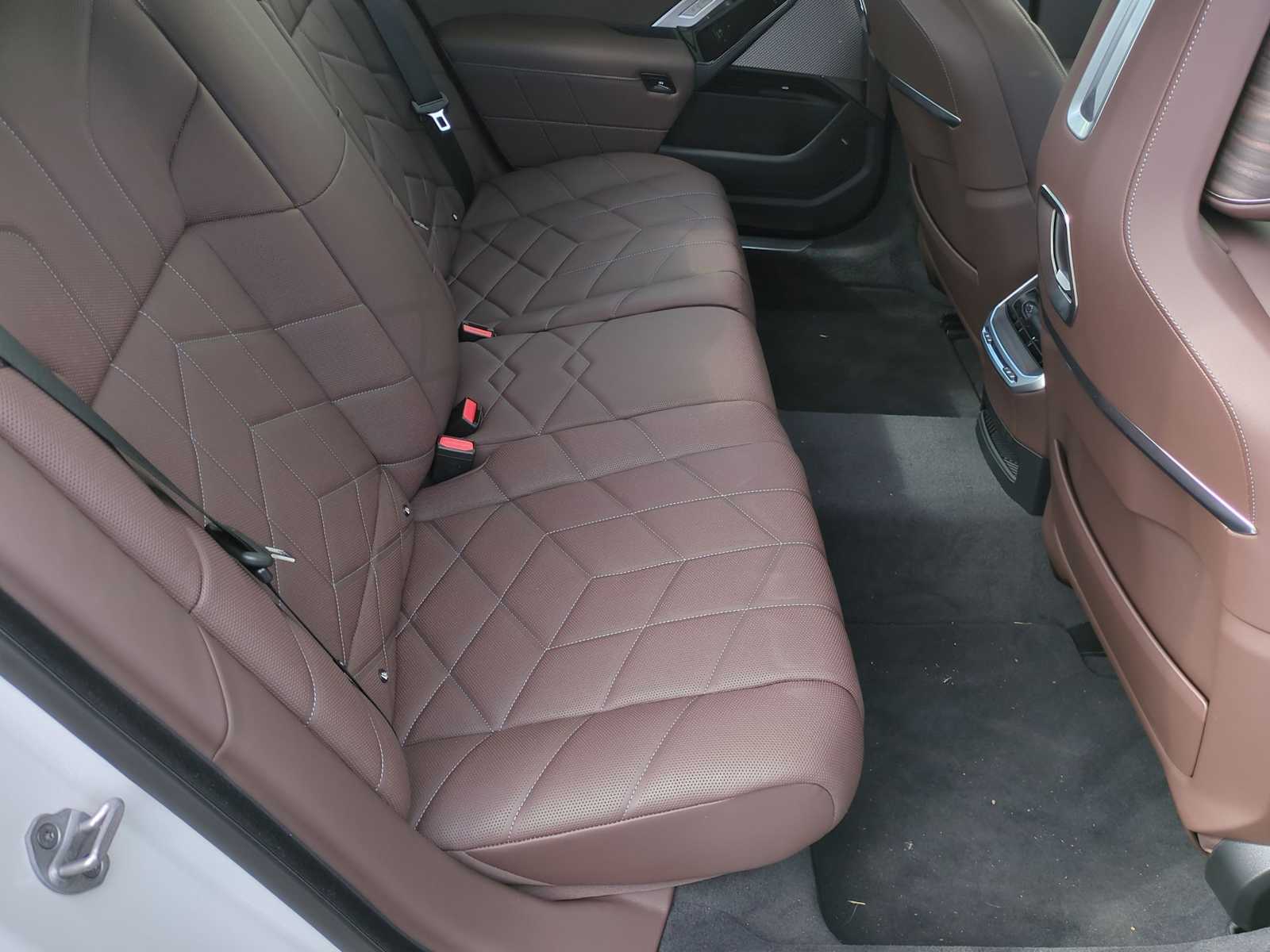 Thumbnail: 2024 BMW i7 - 21