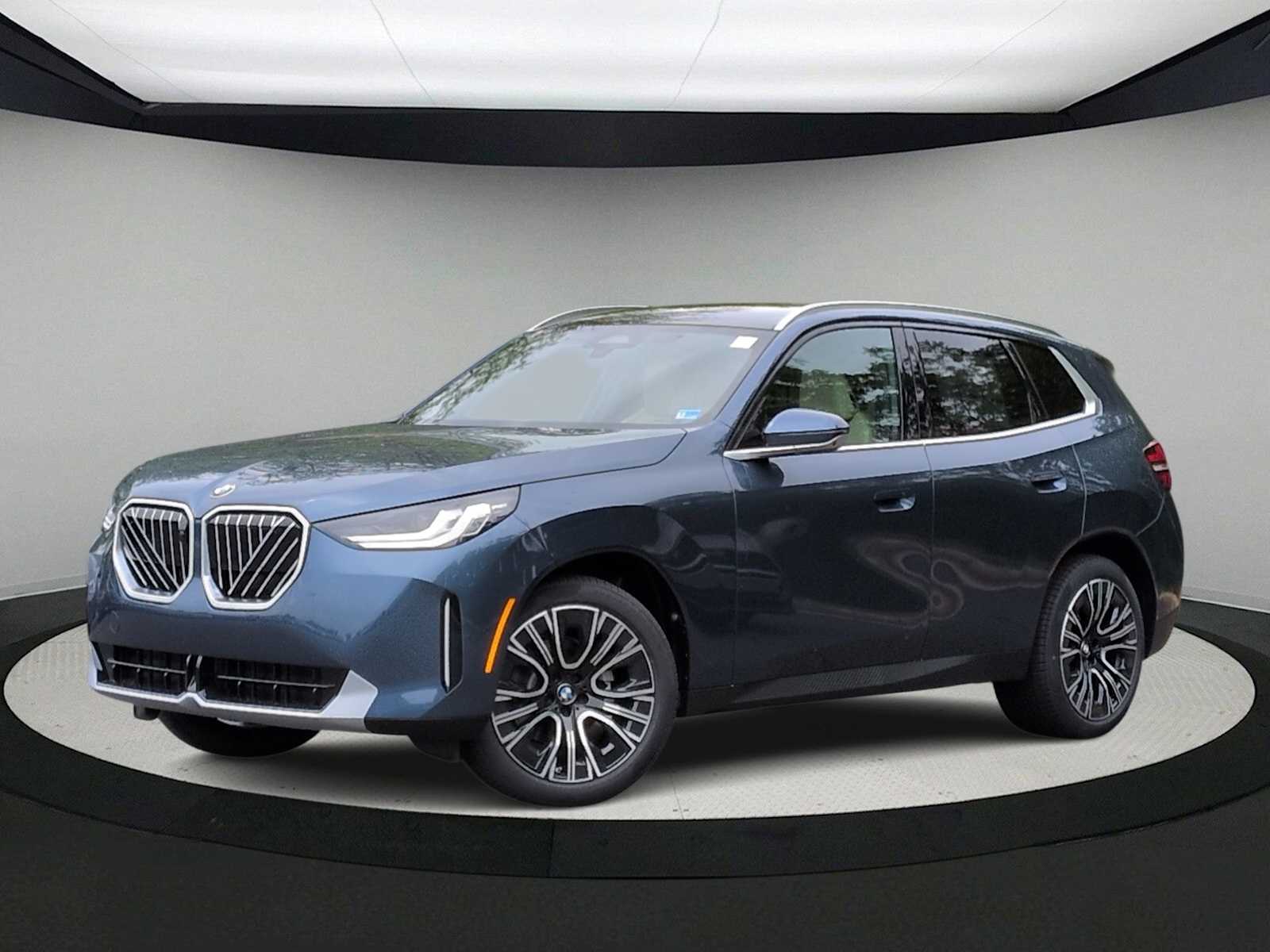Thumbnail: 2026 BMW X3 - 1