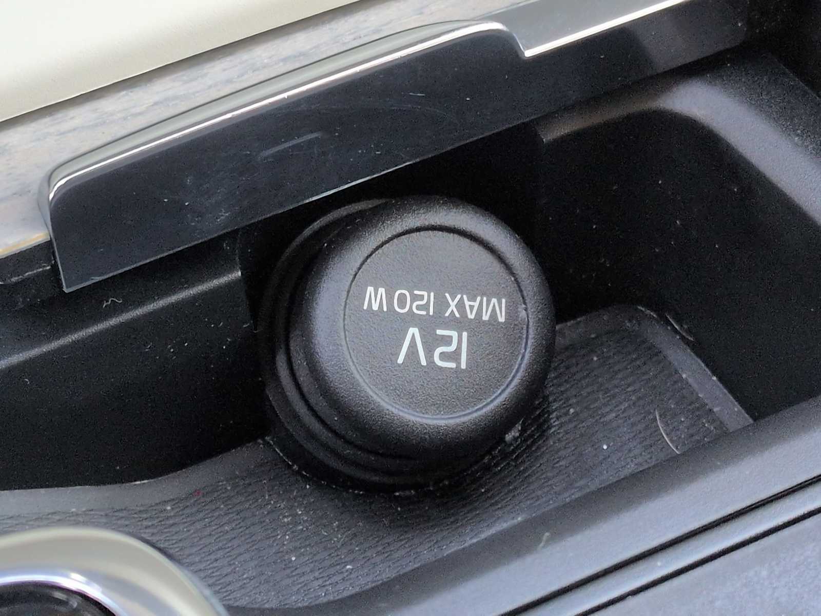 Thumbnail: 2021 Volvo XC60 - 32