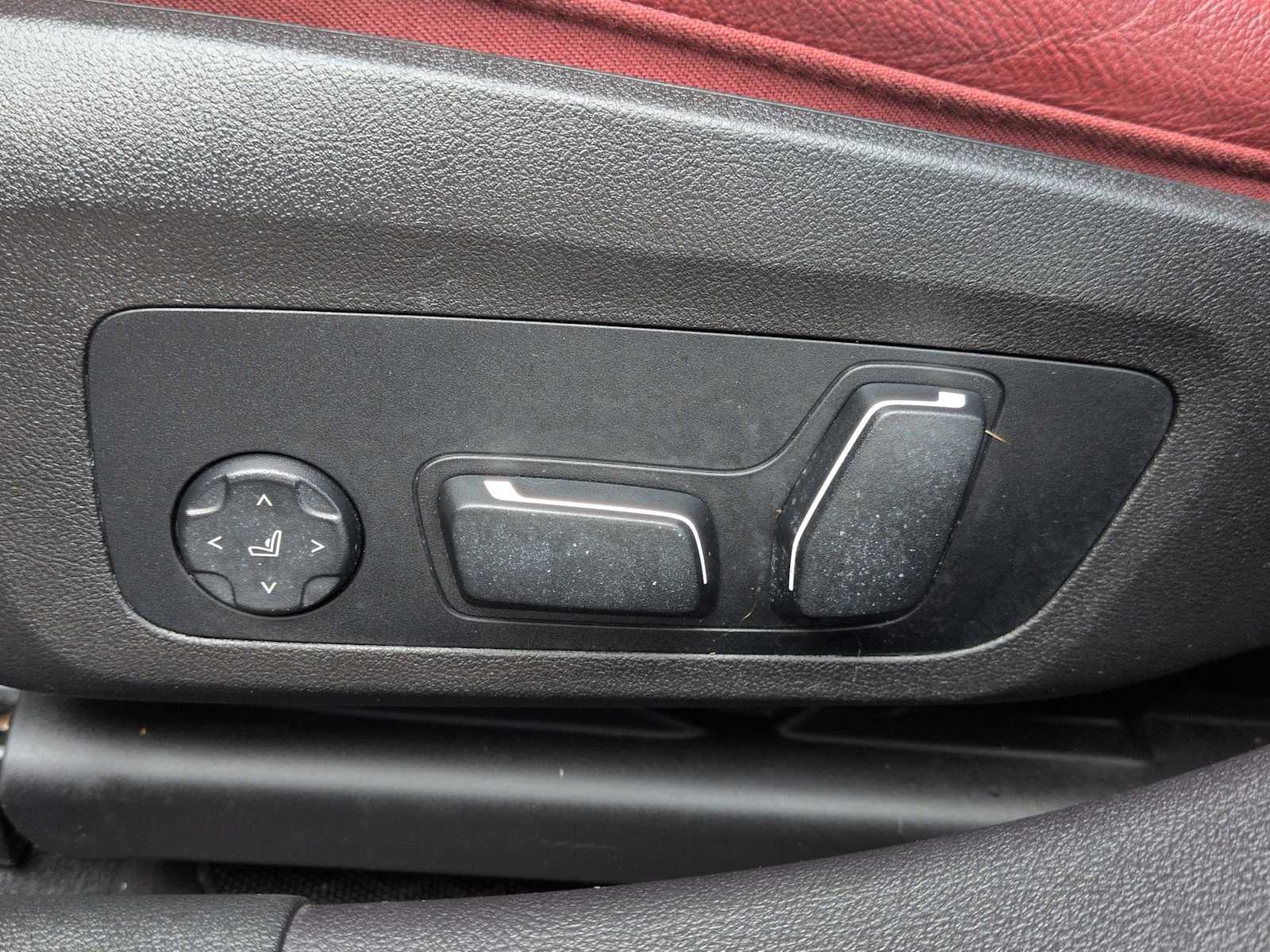 Thumbnail: 2024 BMW 3 Series - 18