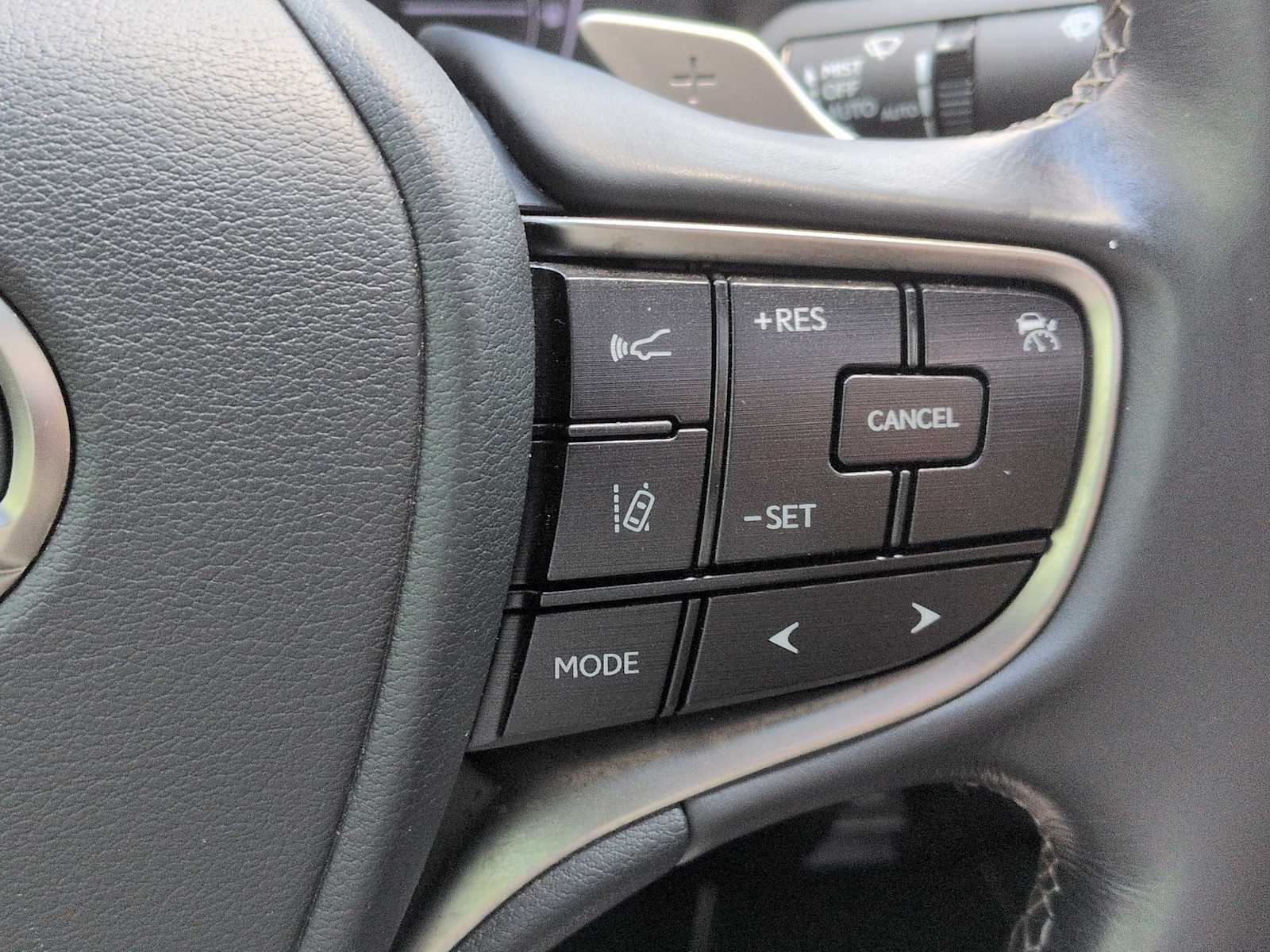 Thumbnail: 2019 Lexus ES - 27