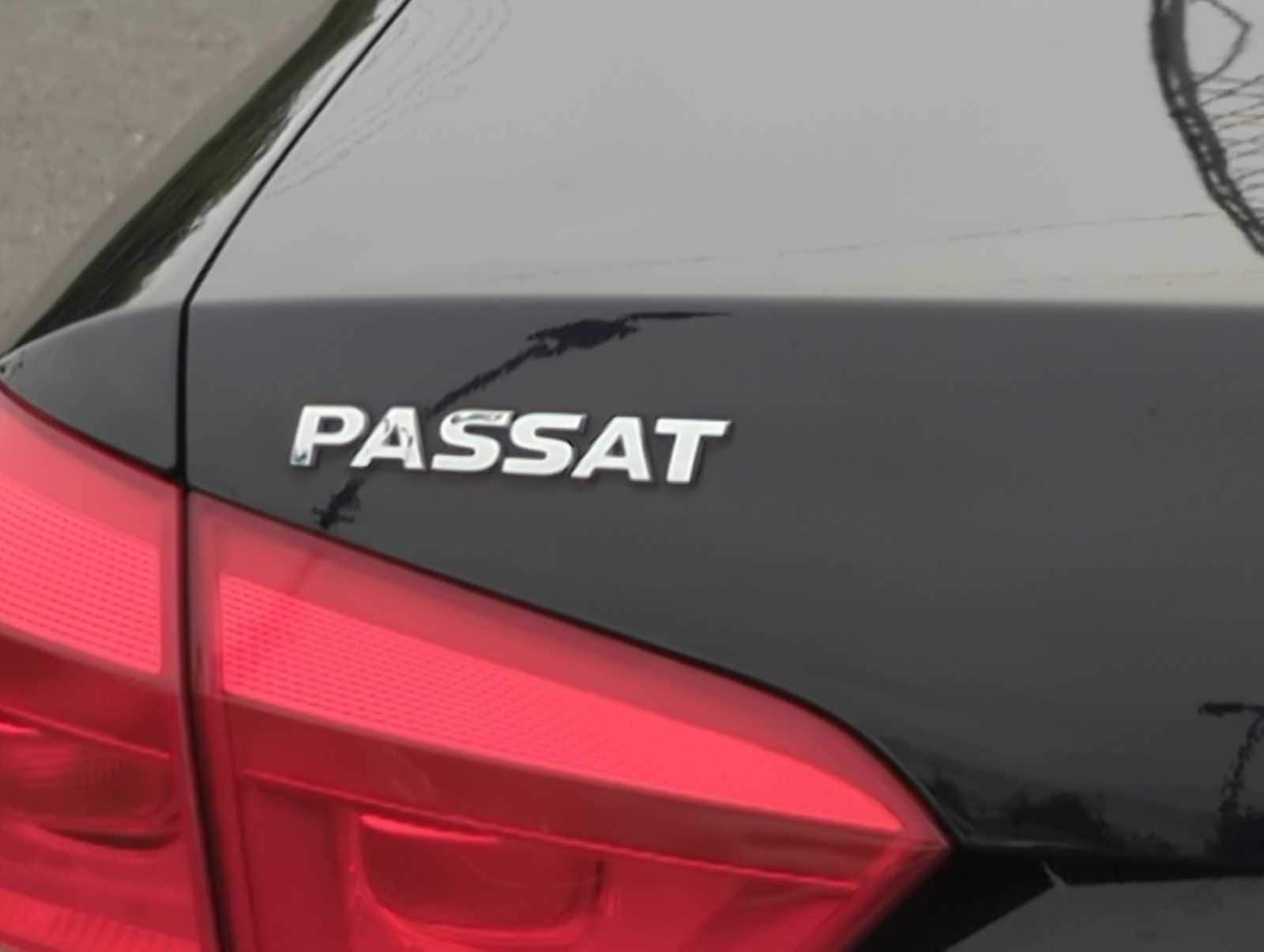 Thumbnail: 2013 Volkswagen Passat - 12