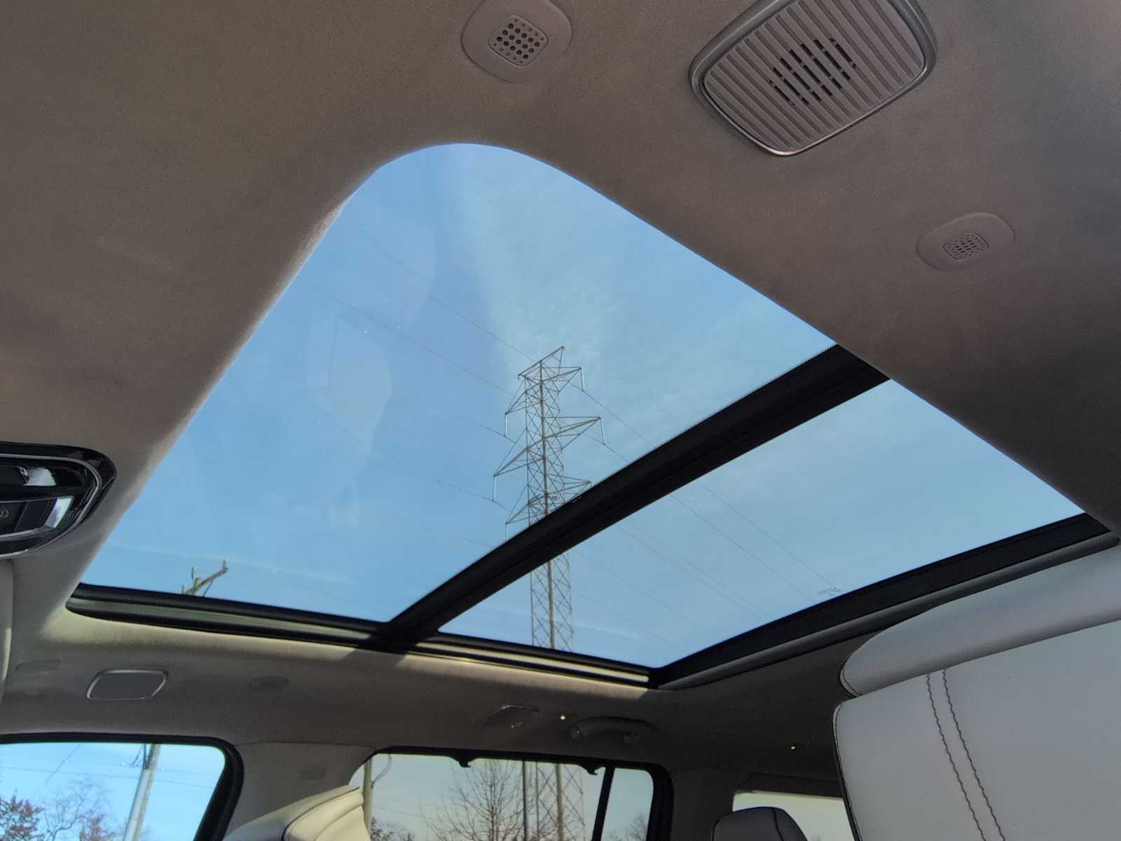 Thumbnail: 2023 Jeep Grand Wagoneer - 20