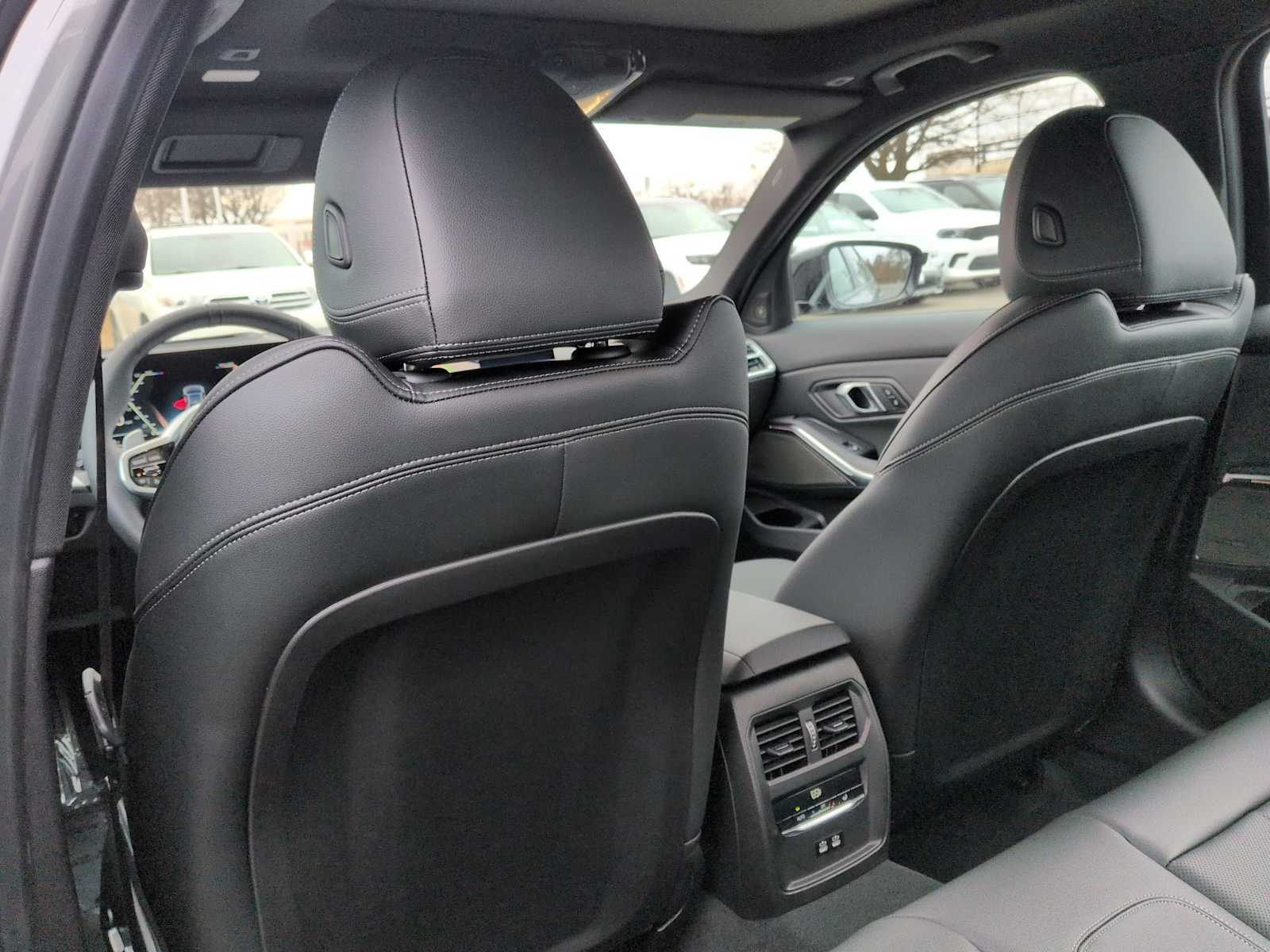 Thumbnail: 2026 BMW 3 Series - 19