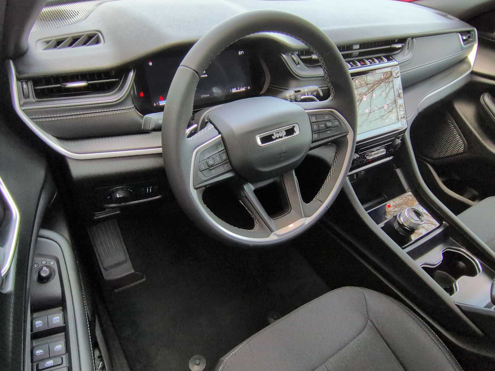 Thumbnail: 2025 Jeep Grand Cherokee - 10