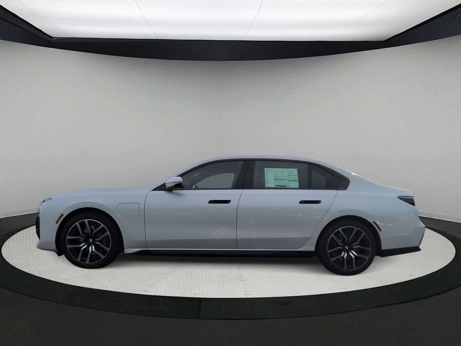 Thumbnail: 2026 BMW 7 Series - 5