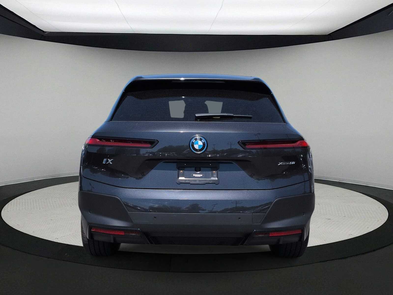 Thumbnail: 2022 BMW iX - 7