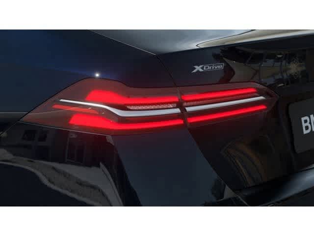 Thumbnail: 2026 BMW 5 Series - 8