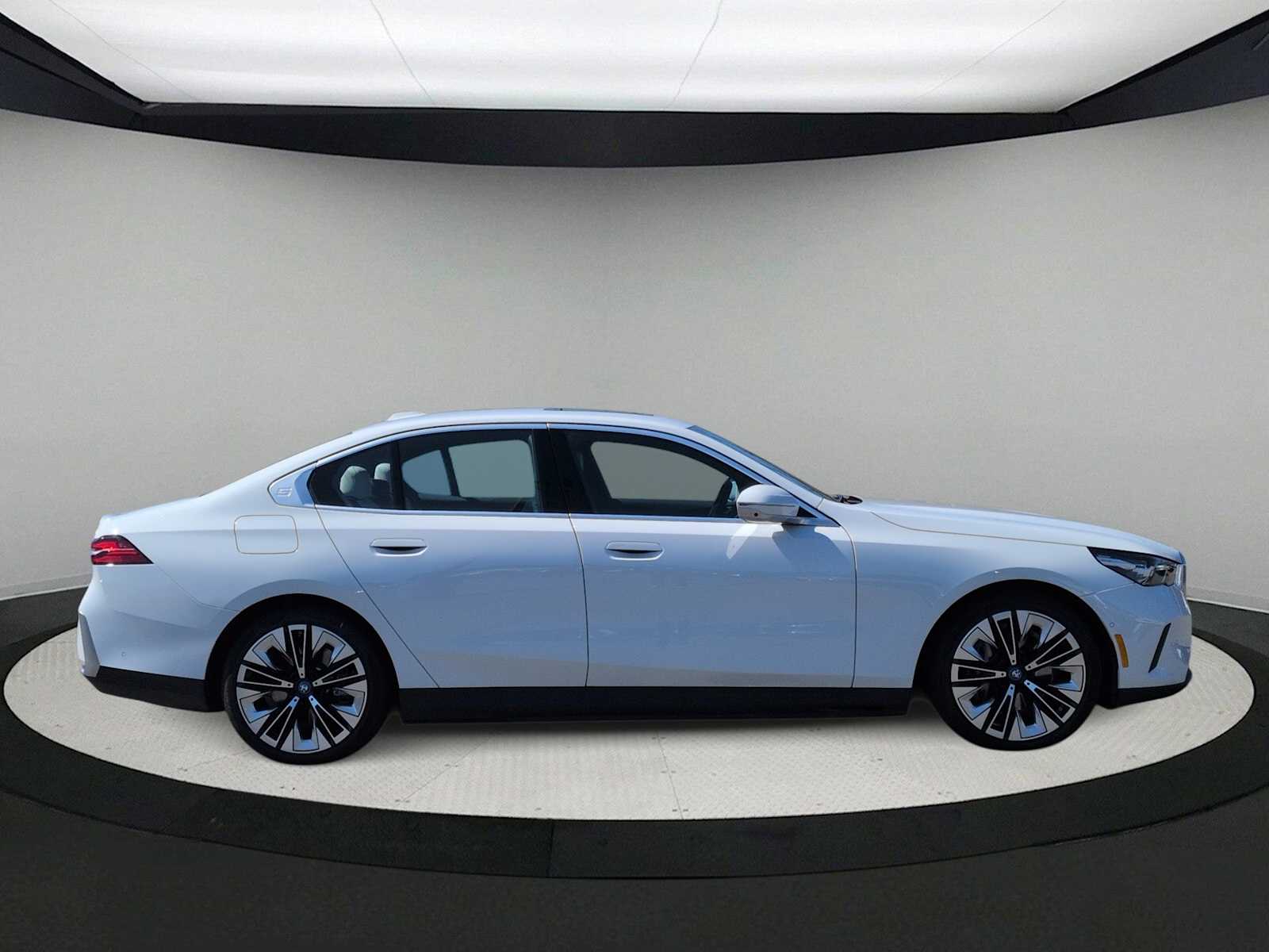 Thumbnail: 2025 BMW i5 - 9