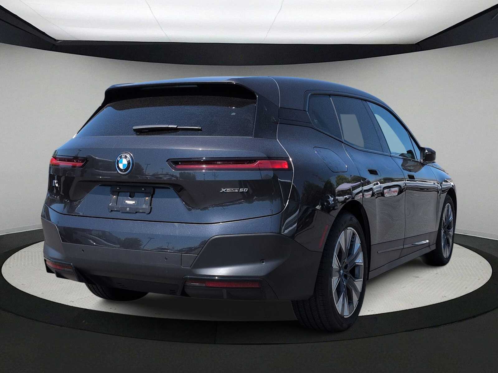 Thumbnail: 2022 BMW iX - 8