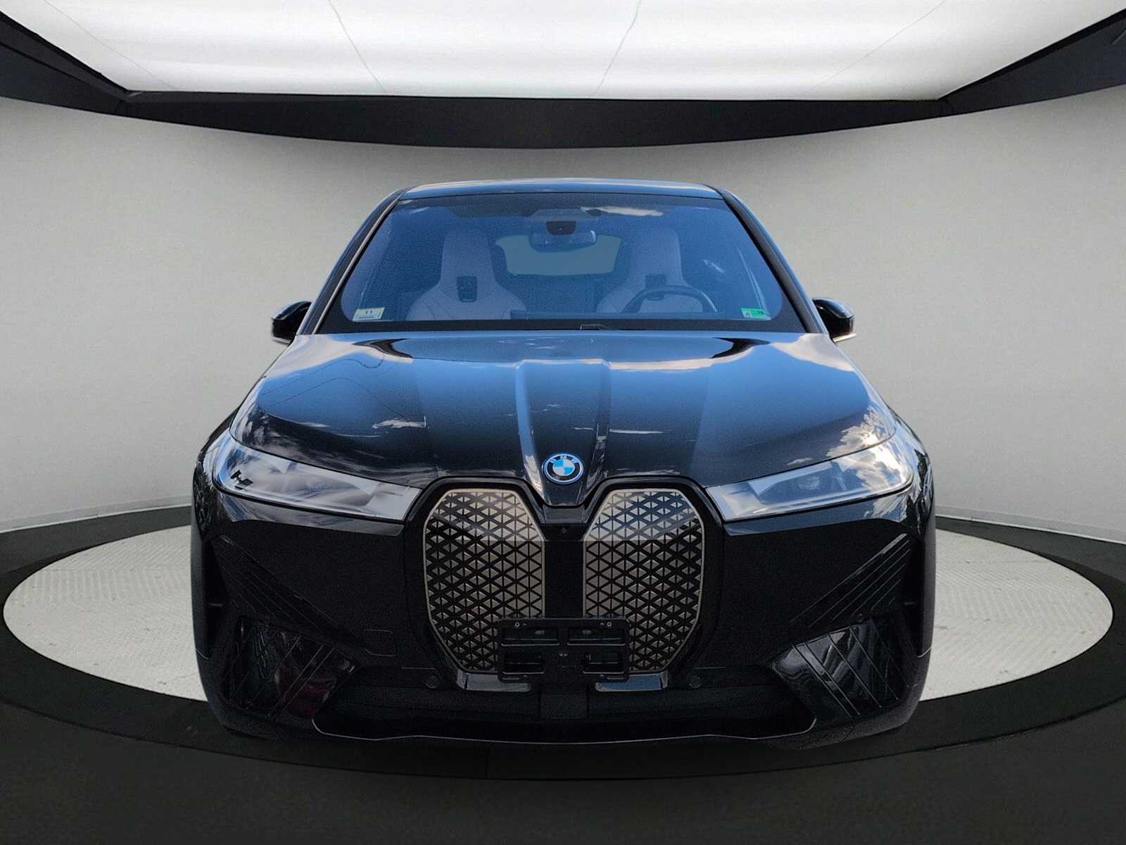 Thumbnail: 2023 BMW iX - 3