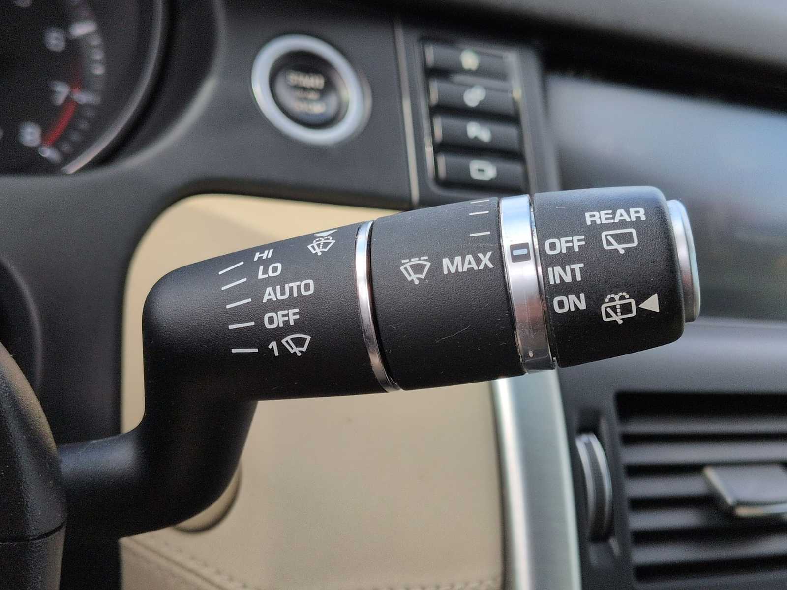 Thumbnail: 2016 Land Rover Discovery Sport - 27