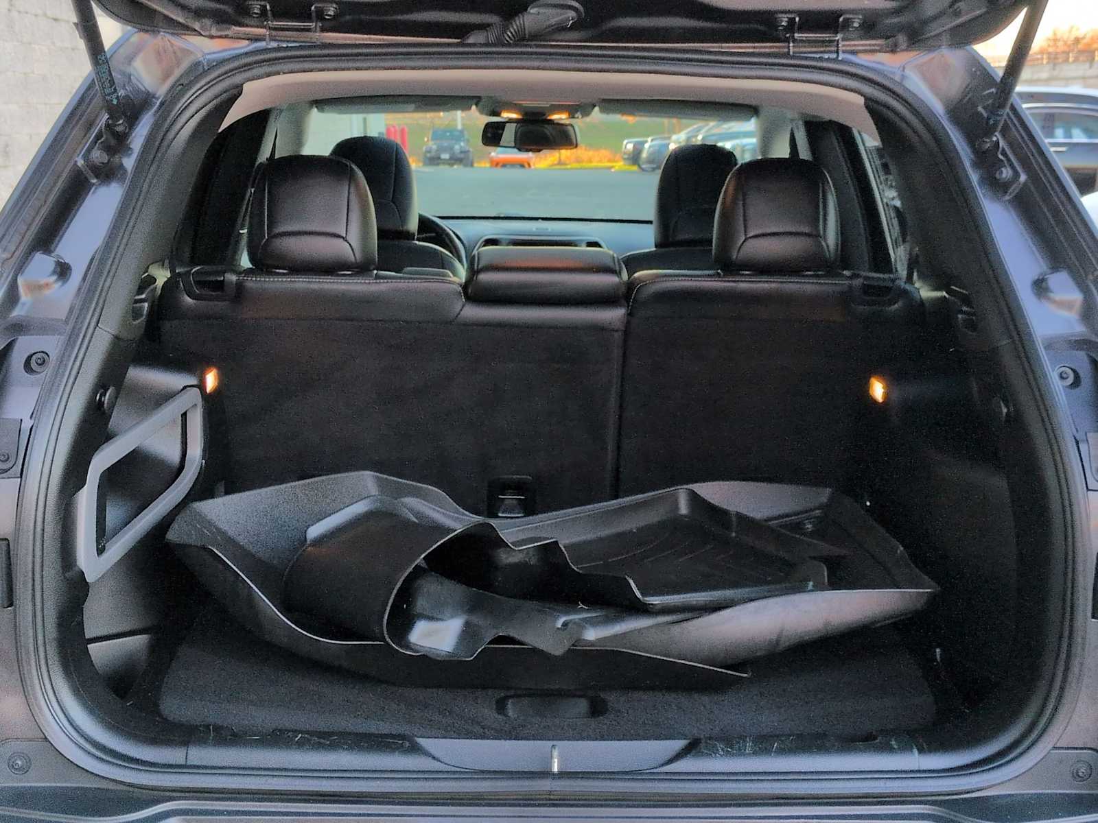 Thumbnail: 2016 Jeep Cherokee - 37