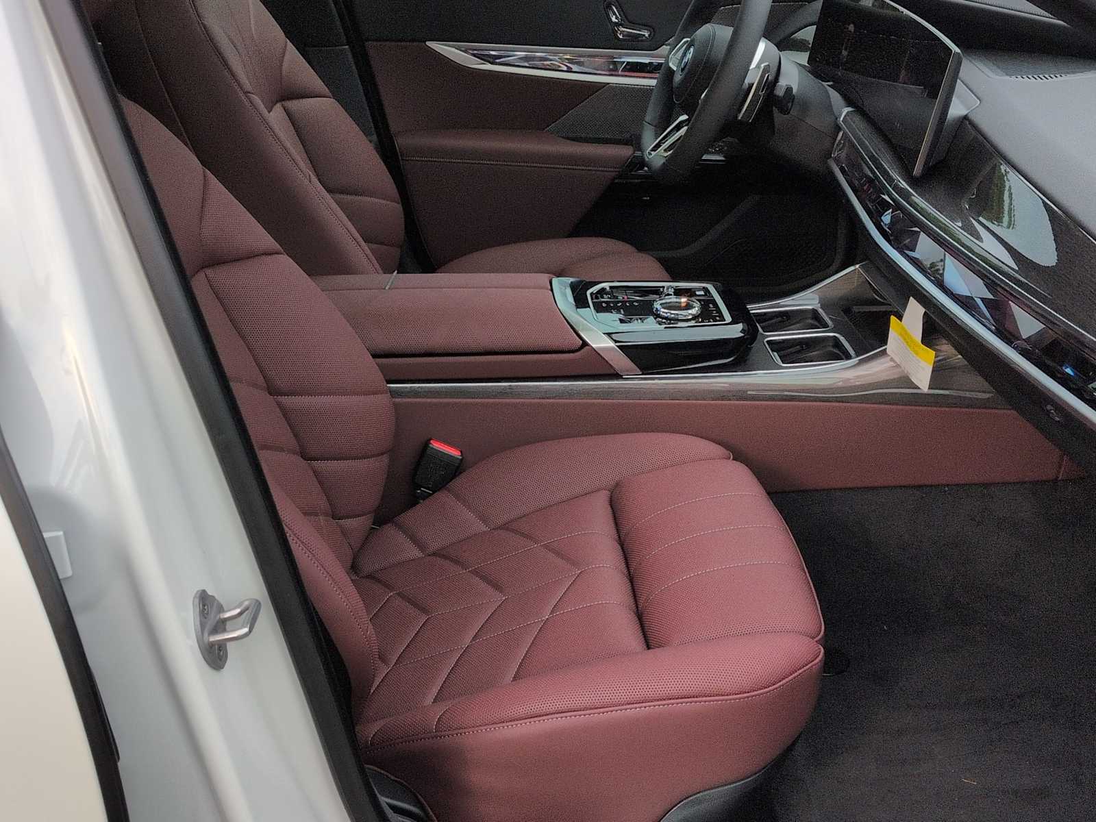 Thumbnail: 2026 BMW 7 Series - 24