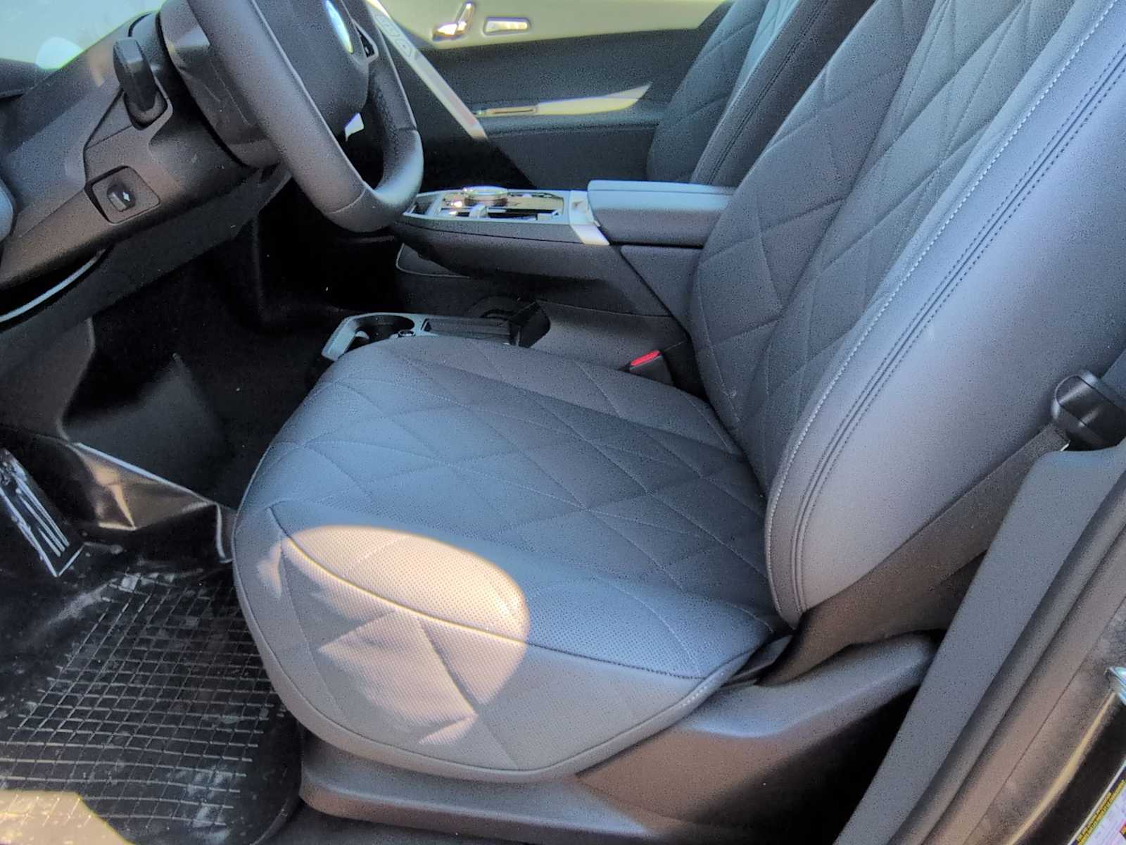 Thumbnail: 2026 BMW iX - 16