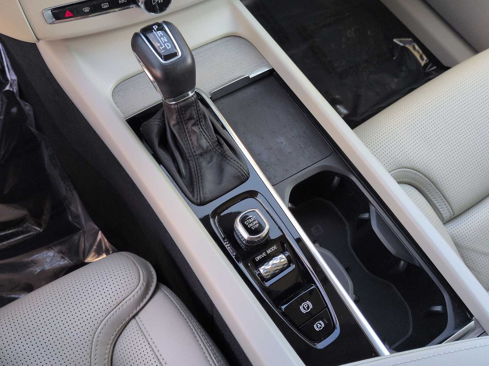 Thumbnail: 2021 Volvo XC60 - 33