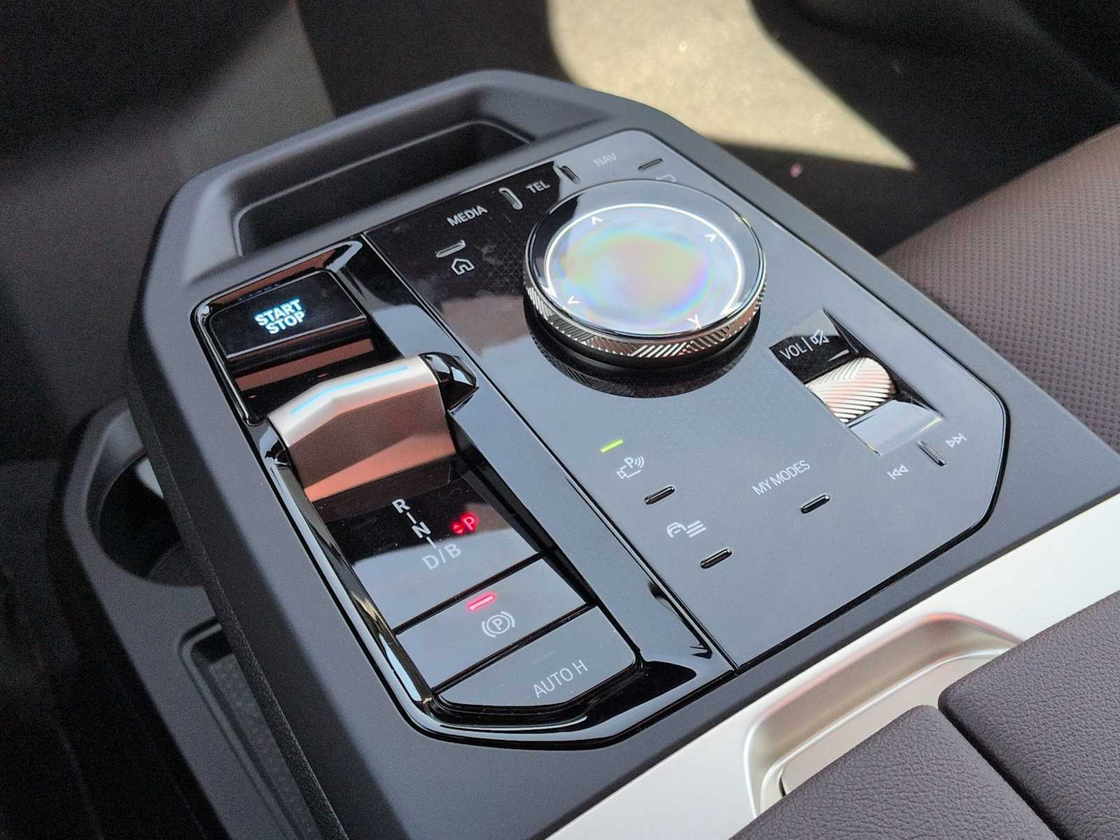 Thumbnail: 2026 BMW iX - 34