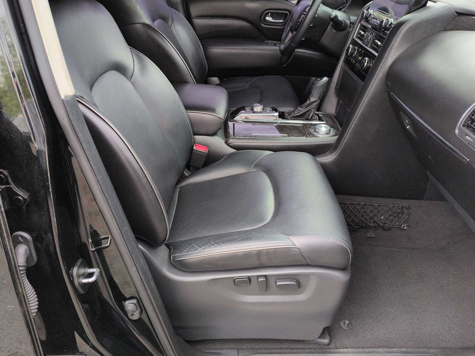 Thumbnail: 2022 INFINITI QX80 - 24