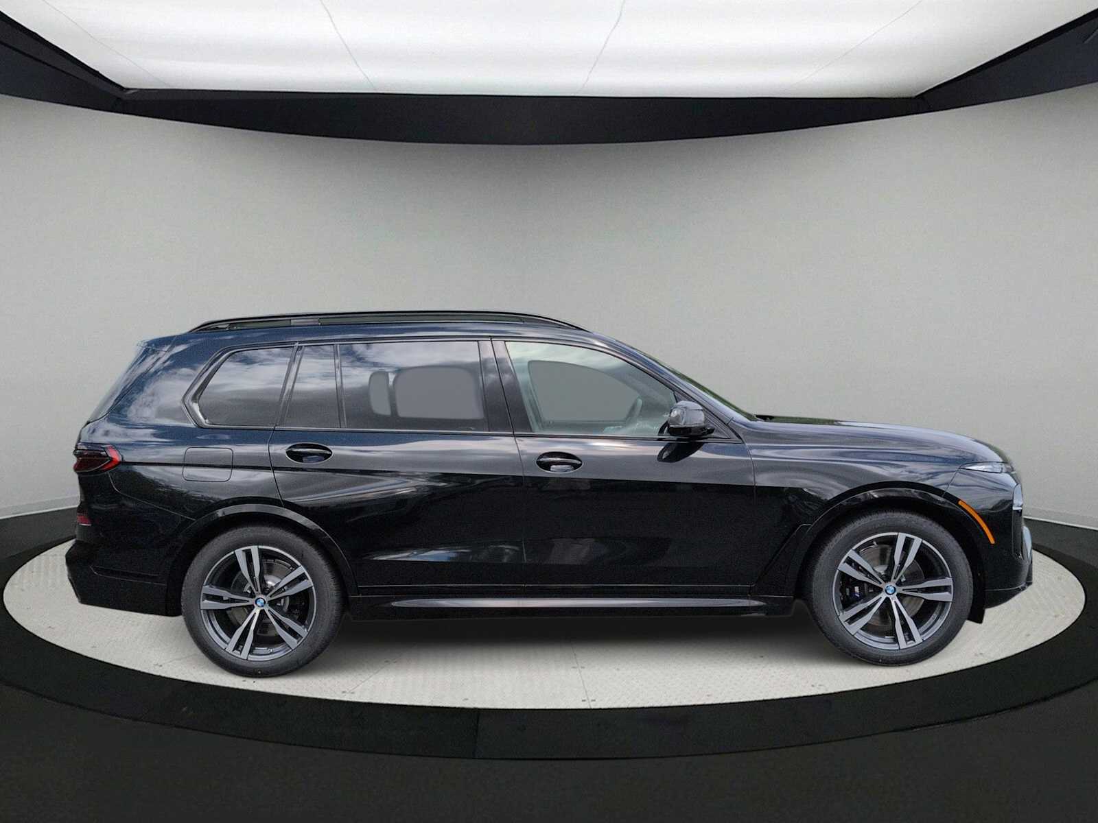 Thumbnail: 2027 BMW X7 - 9