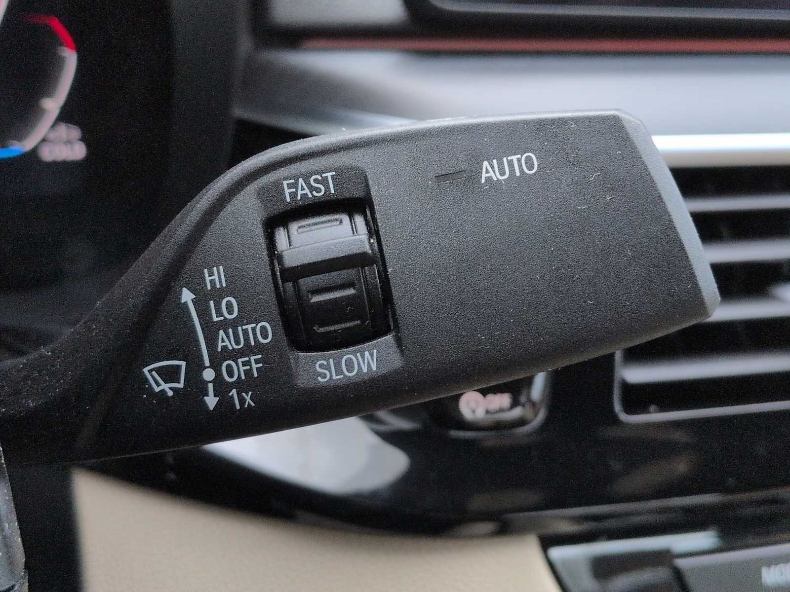 Thumbnail: 2023 BMW 5 Series - 24