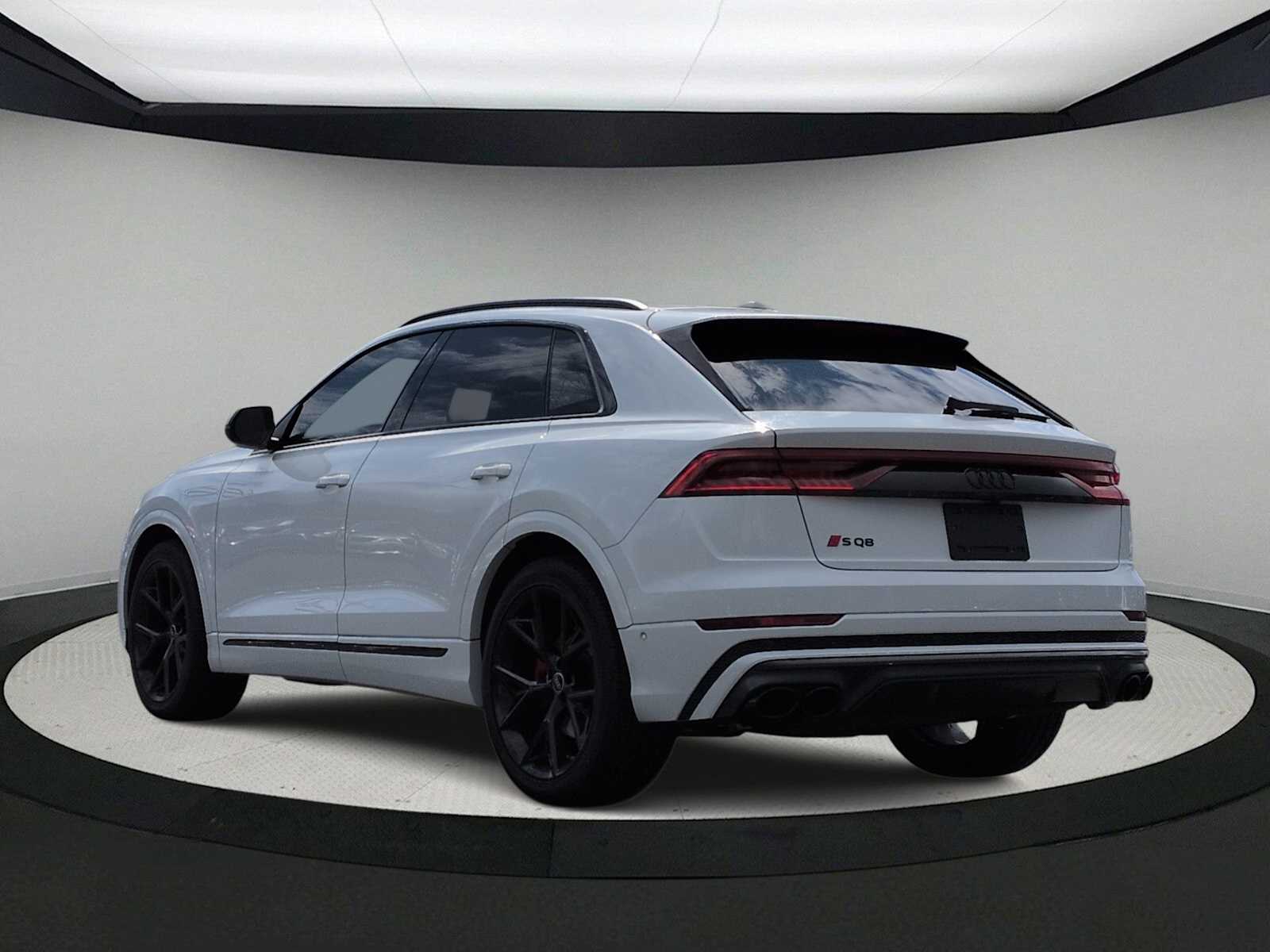 Thumbnail: 2023 Audi SQ8 - 6
