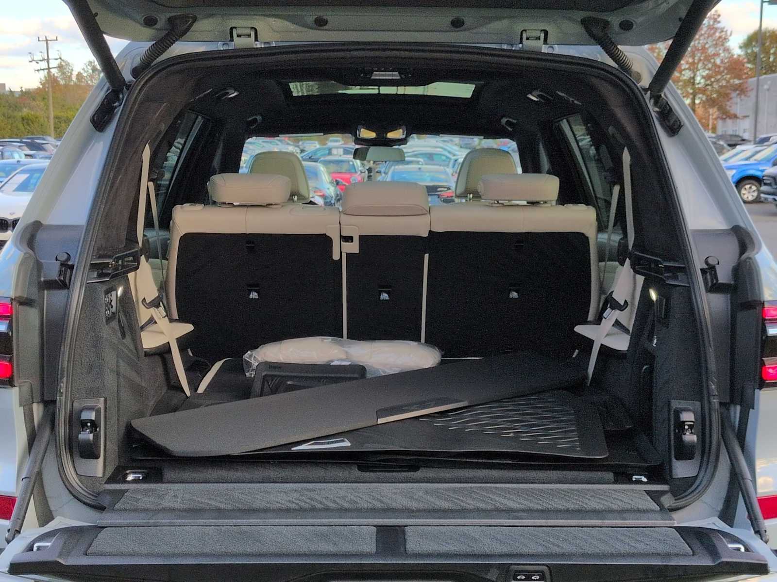 Thumbnail: 2023 BMW X7 - 37