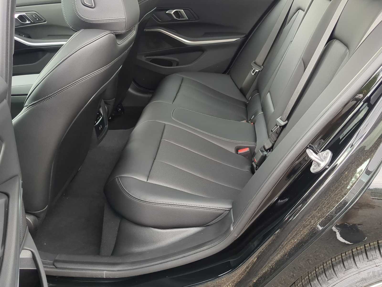 Thumbnail: 2025 BMW 3 Series - 21