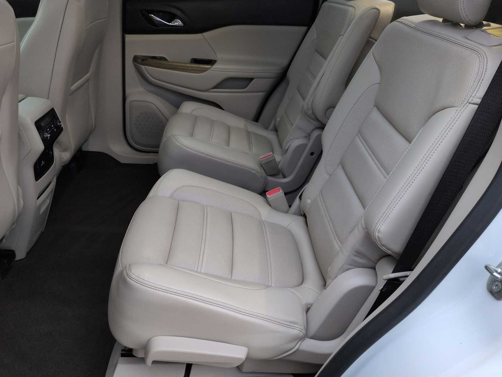 Thumbnail: 2017 GMC Acadia - 21