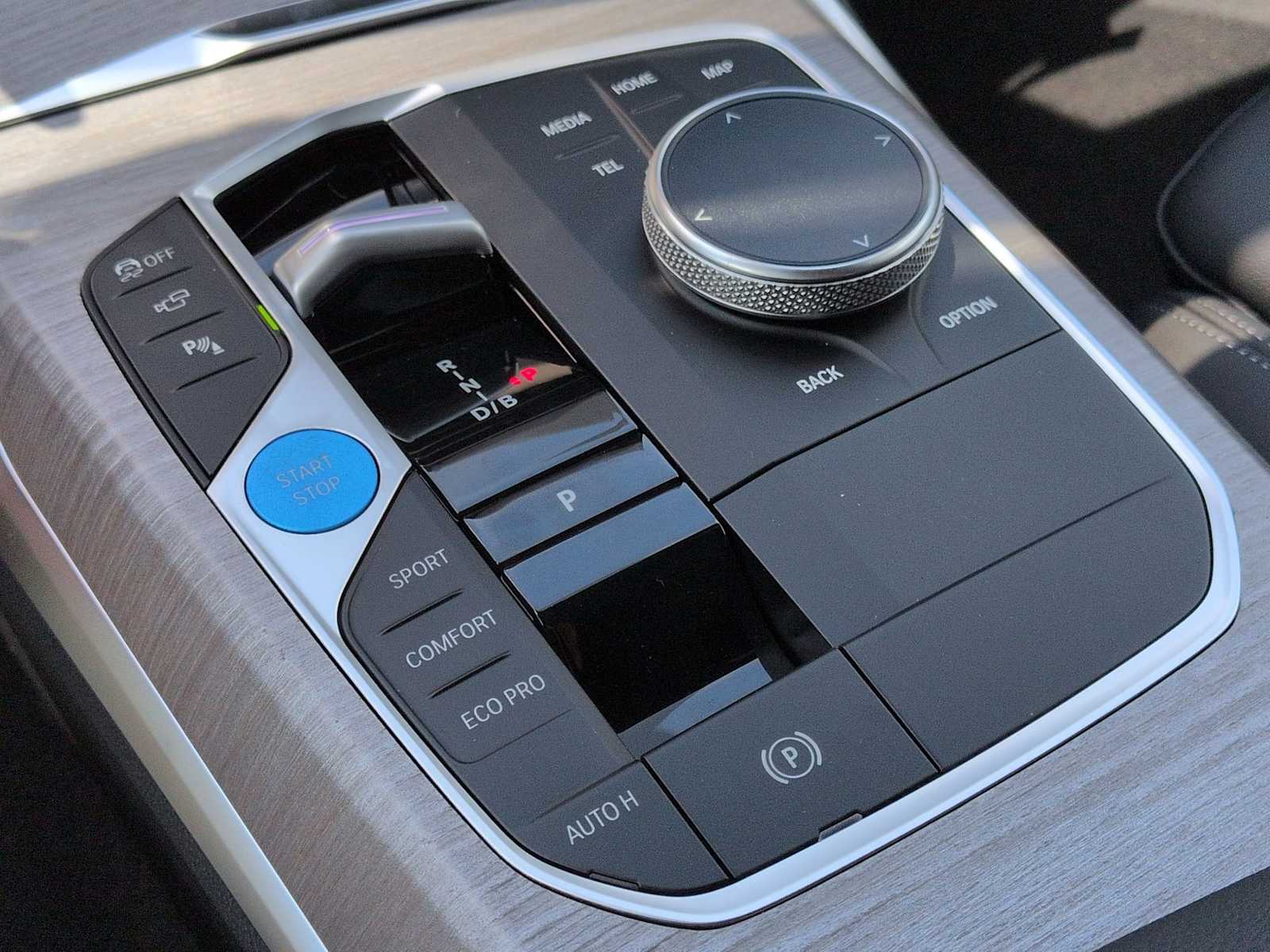 Thumbnail: 2026 BMW i4 - 35