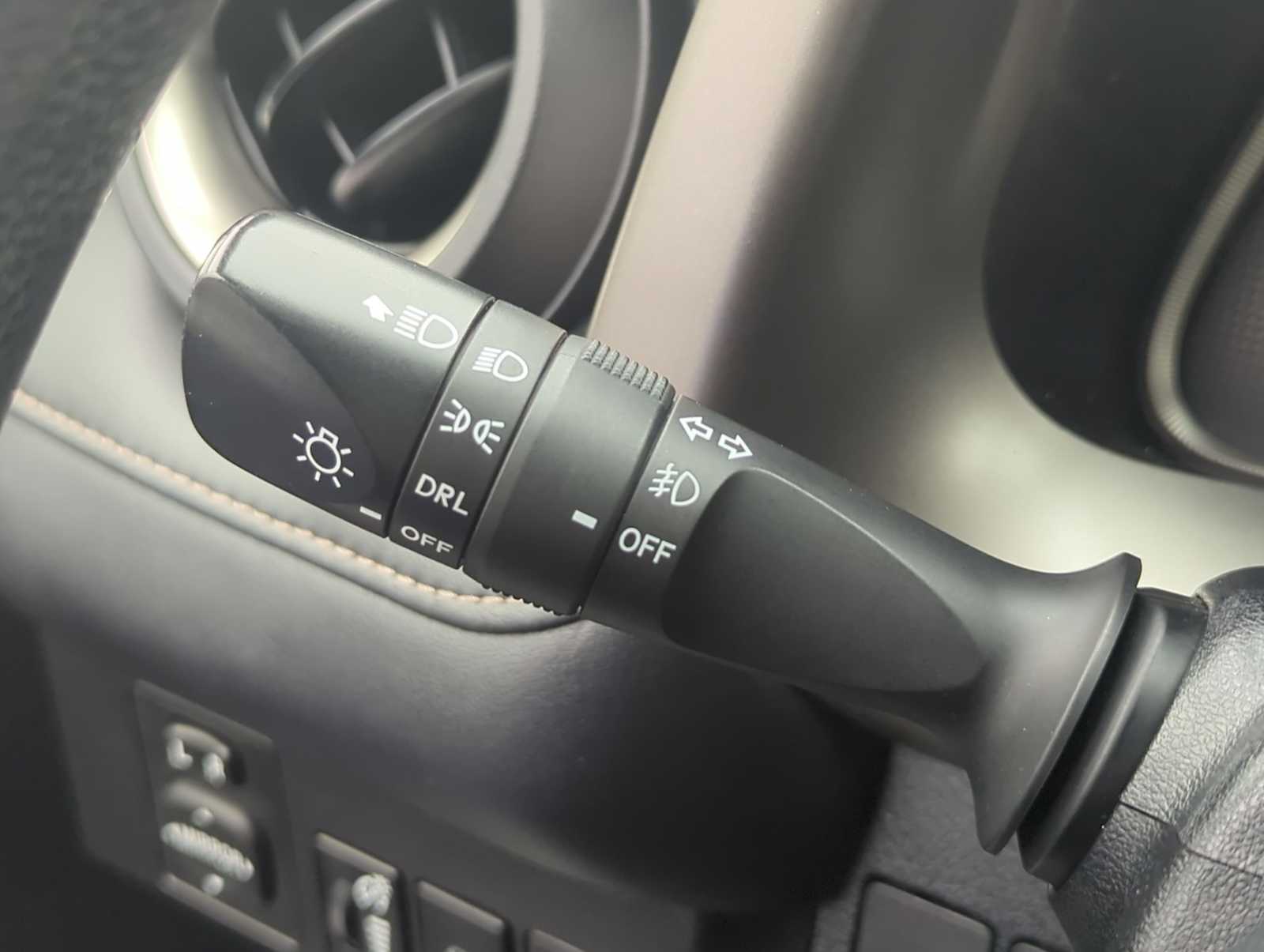 Thumbnail: 2015 Toyota RAV4 - 28