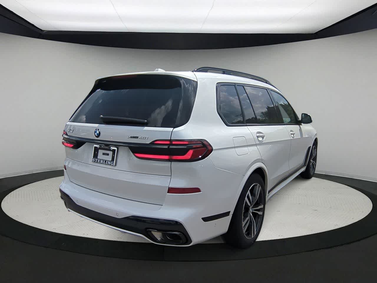 Thumbnail: 2026 BMW X7 - 8