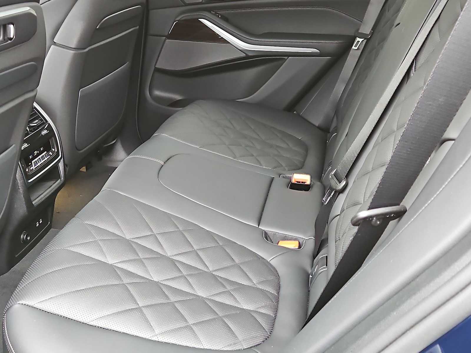 Thumbnail: 2026 BMW X5 - 17