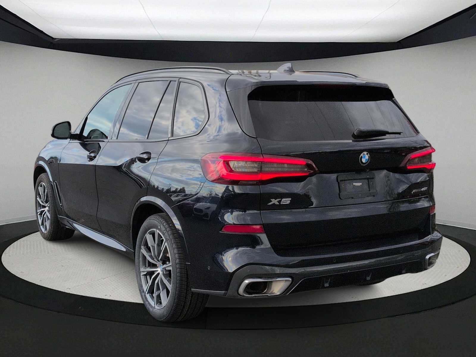 Thumbnail: 2023 BMW X5 - 6