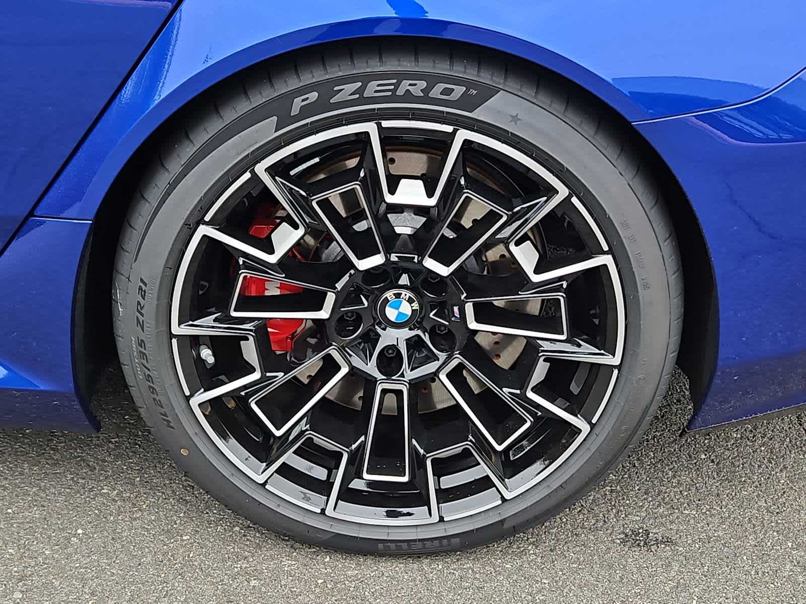 Thumbnail: 2026 BMW M5 - 13
