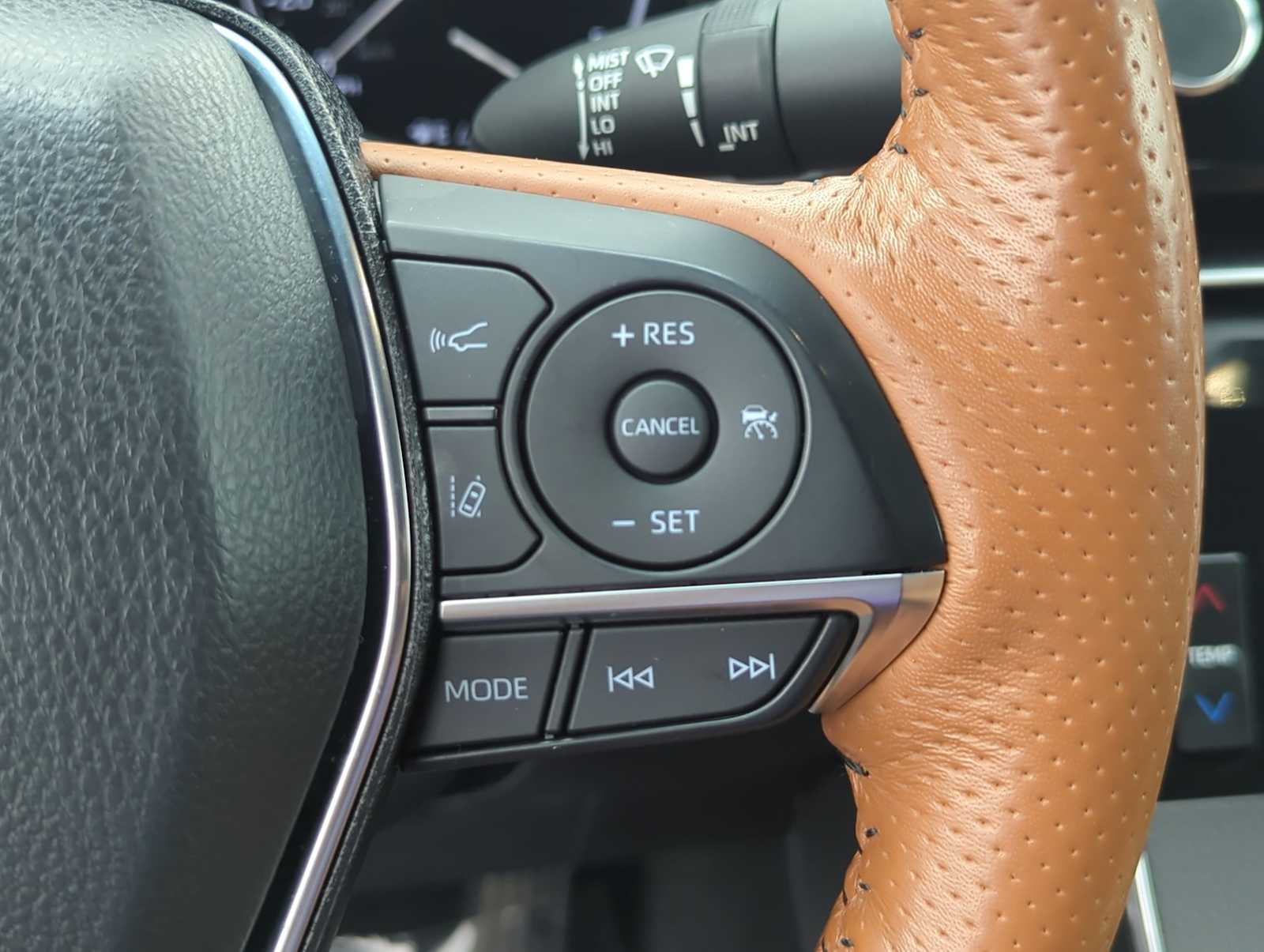 Thumbnail: 2022 Toyota Avalon - 25