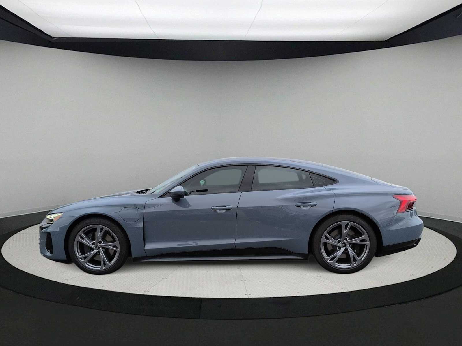 Thumbnail: 2023 Audi e-tron GT - 5