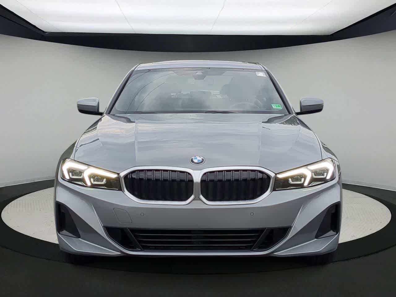 Thumbnail: 2024 BMW 3 Series - 3