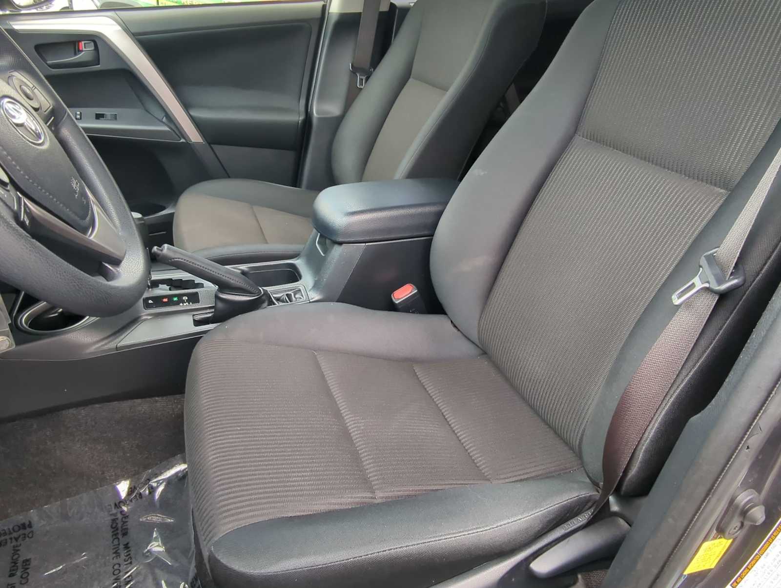 Thumbnail: 2018 Toyota RAV4 - 15