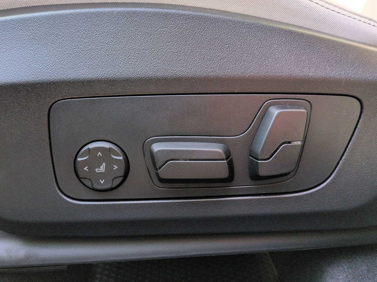 Thumbnail: 2026 BMW X1 - 18