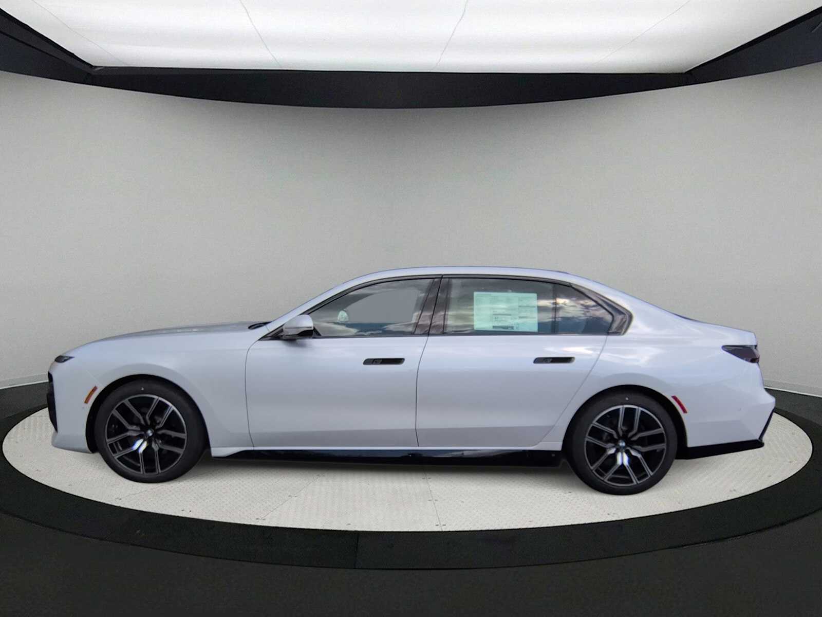 Thumbnail: 2026 BMW i7 - 5