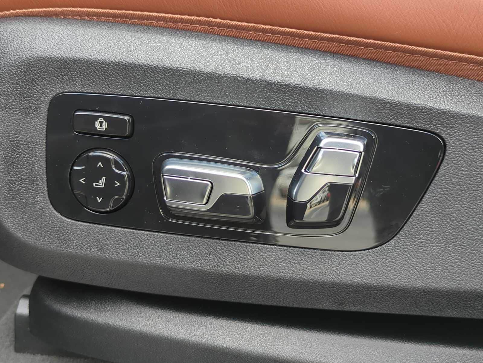 Thumbnail: 2026 BMW X7 - 17