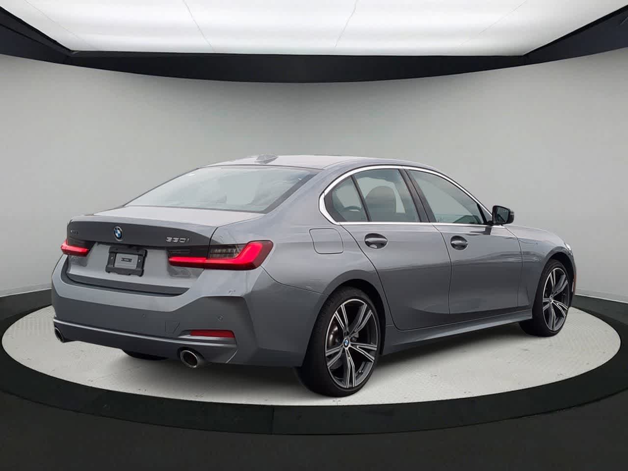 Thumbnail: 2024 BMW 3 Series - 8