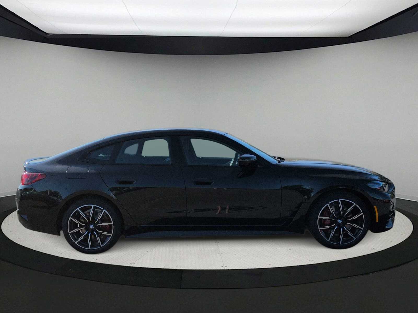 Thumbnail: 2026 BMW 4 Series - 9
